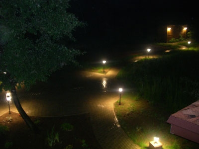 подсветка газонов парковыми светильниками